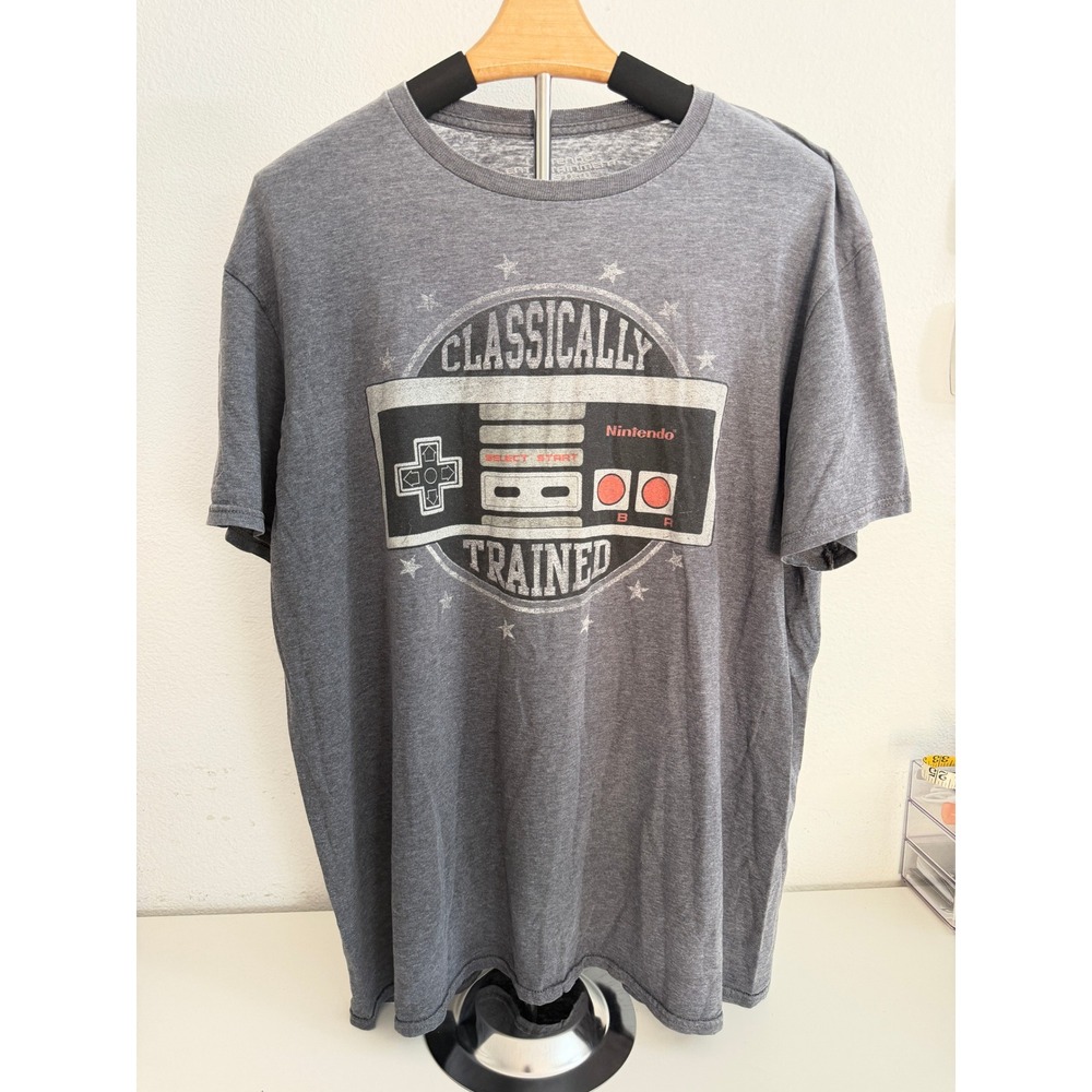 Nintendo Classically Trained NES Controller Gray Heather Graphic T-Shirt Mens L